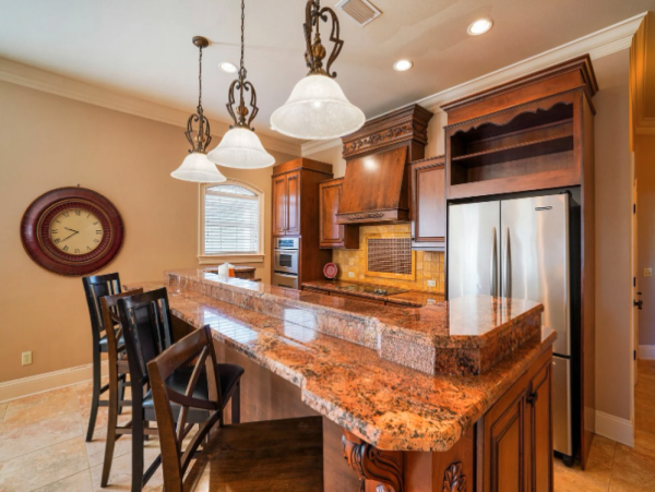 Luxurious Coastal Retreat in Miramar Beach - 7-Bedroom Home Near Beach